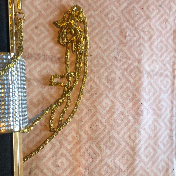 Sleek looking solid clutch , snap look, shoulder chain, elegant looking - Picture 5 of 5